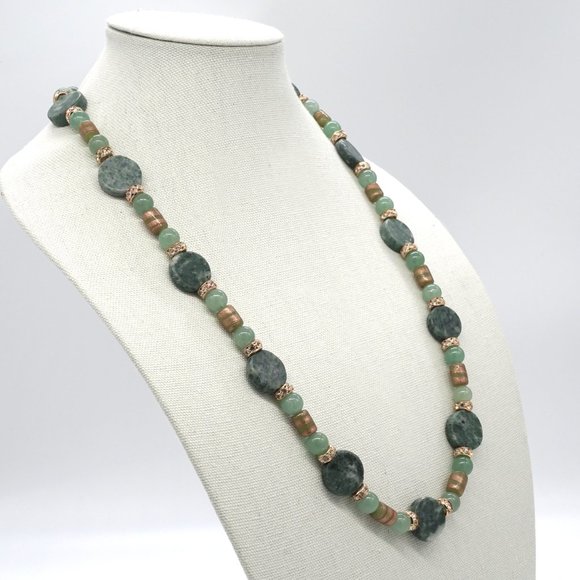 Necklace with Jade and marble stones. - Picture 2 of 4